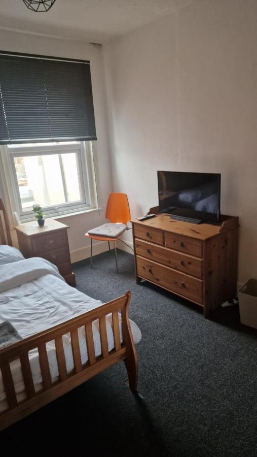 Mike'S Homestay Eastleigh Eksteriør bilde