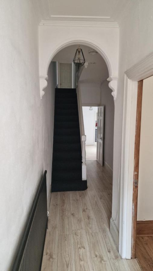Mike'S Homestay Eastleigh Eksteriør bilde